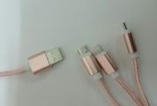 El cable USB 3 en 1 permite cargar  tres dispositivos al mismo tiempo, es ideal 